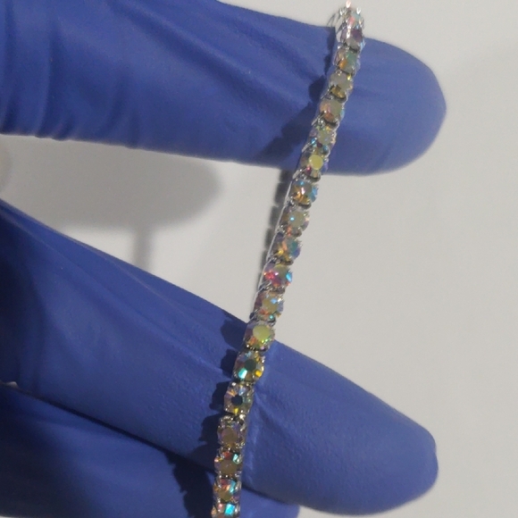 Elegant Silver tone Multicolor Stones Stretch Bracelet - Women's Fashion Jewelry - Picture 7 of 9